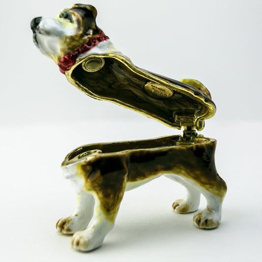 Decorative item with intricate design