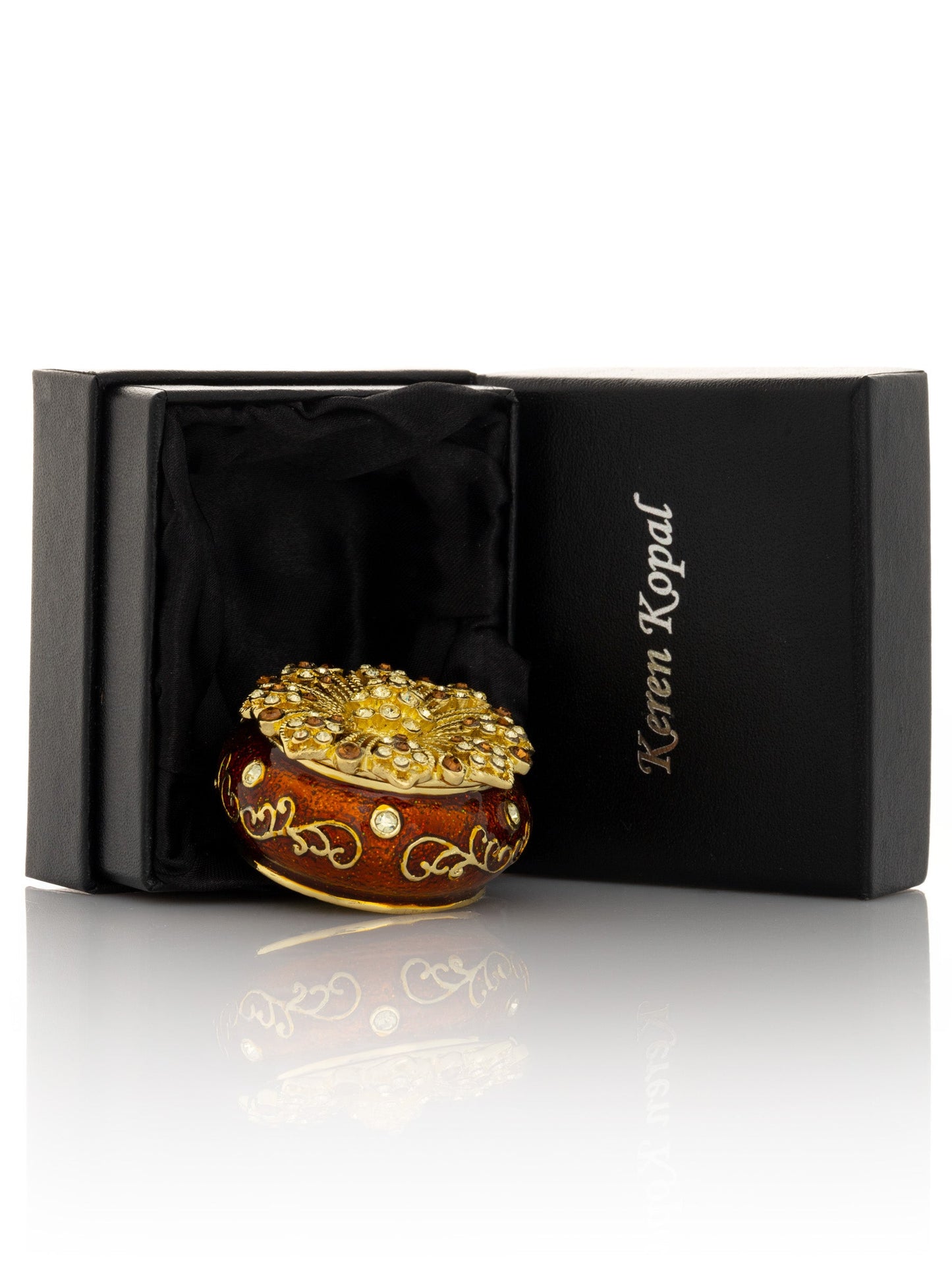 Decorative item with intricate design