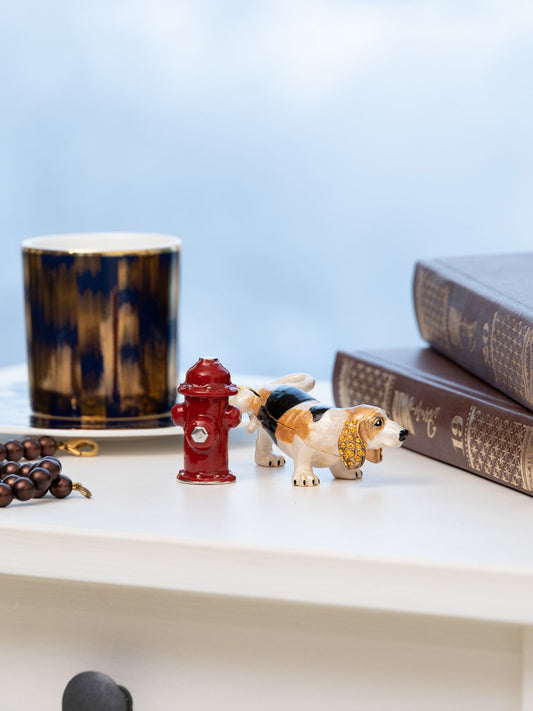 Decorative item with intricate design