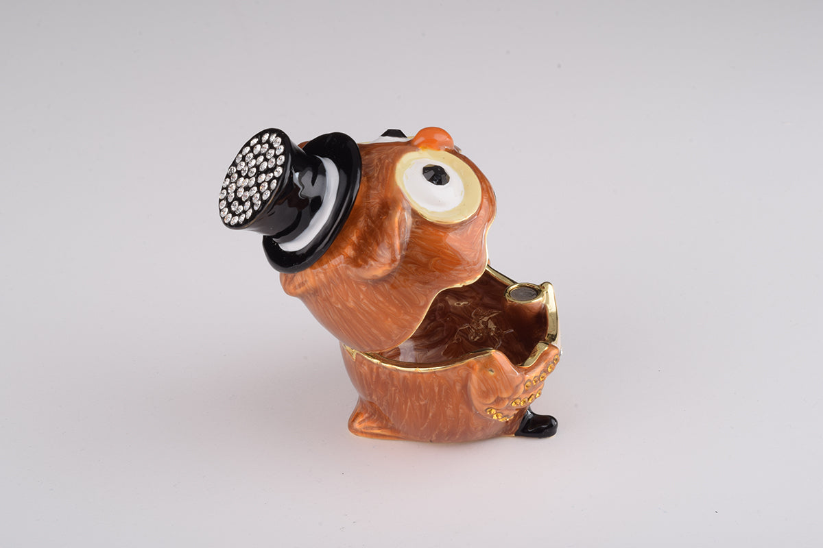 Decorative item with intricate design