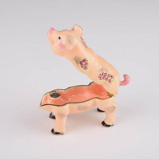 Decorative item with intricate design