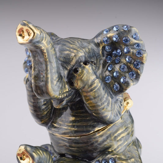 Decorative item with intricate design