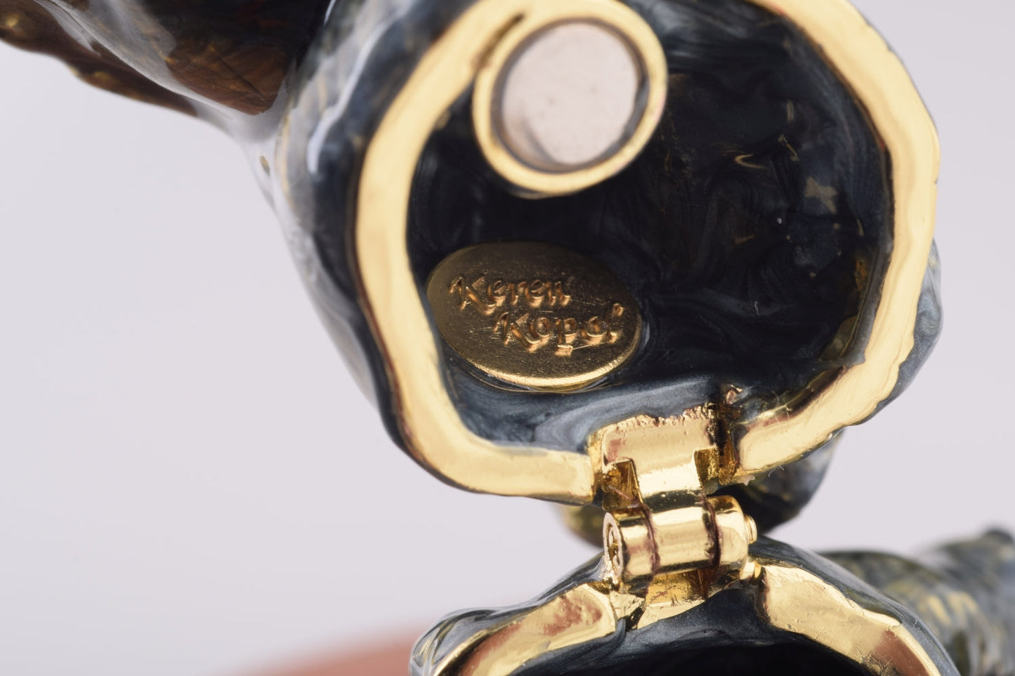 Decorative item with intricate design