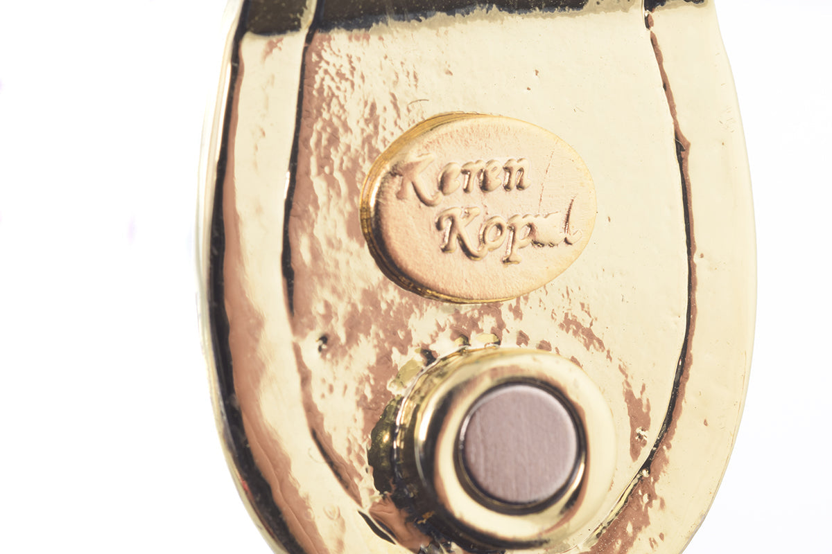 Decorative item with intricate design