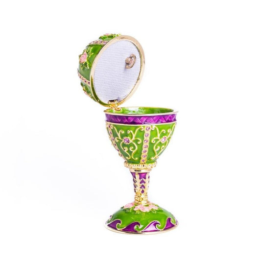 Decorative item with intricate design