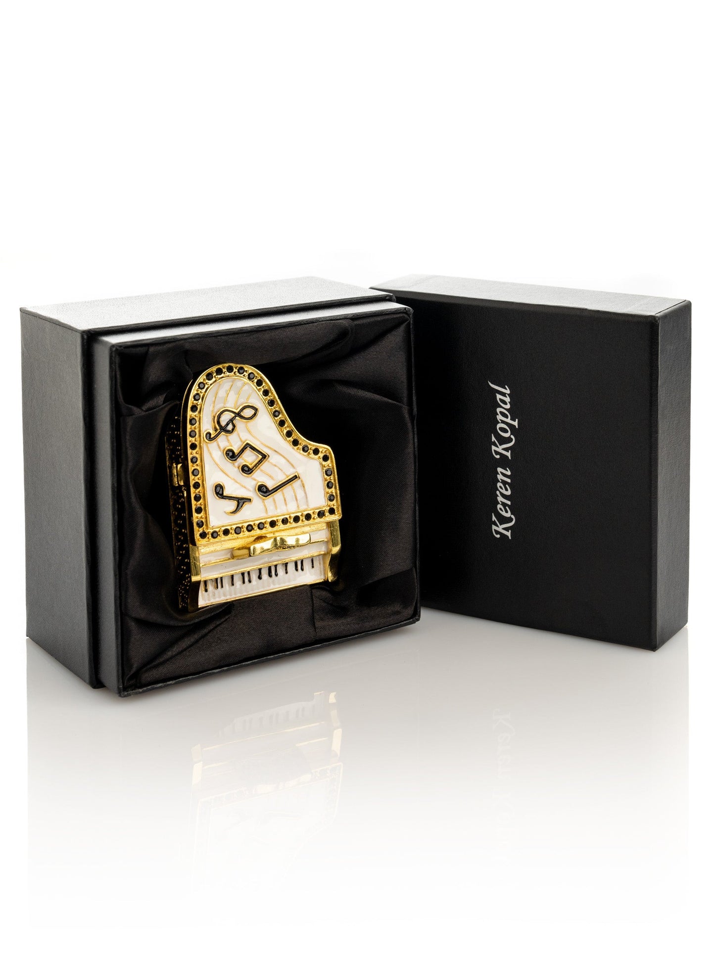 Decorative item with intricate design