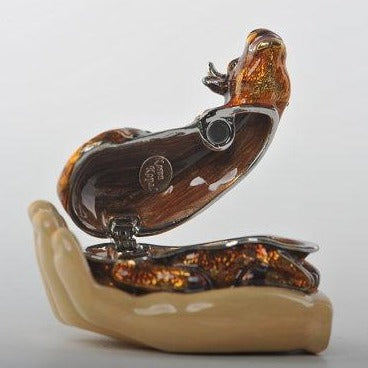 Decorative item with intricate design