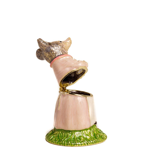 Decorative item with intricate design