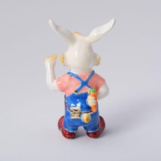 Decorative item with intricate design