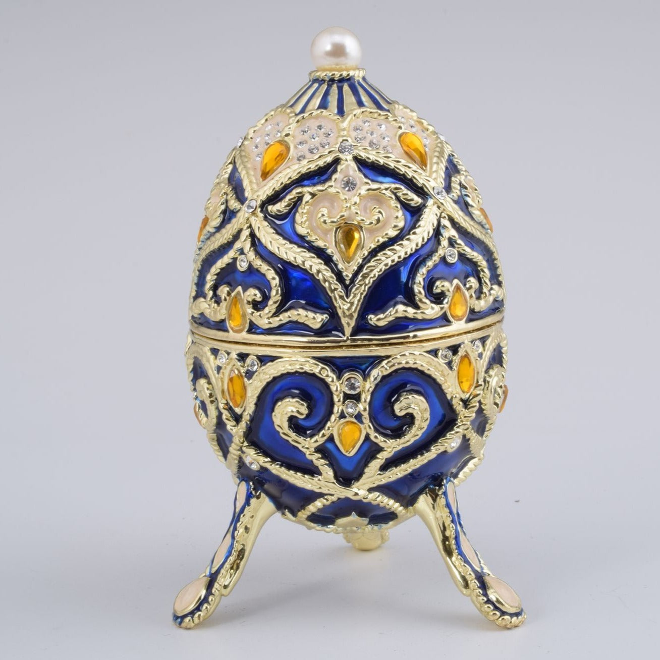 Decorative item with intricate design