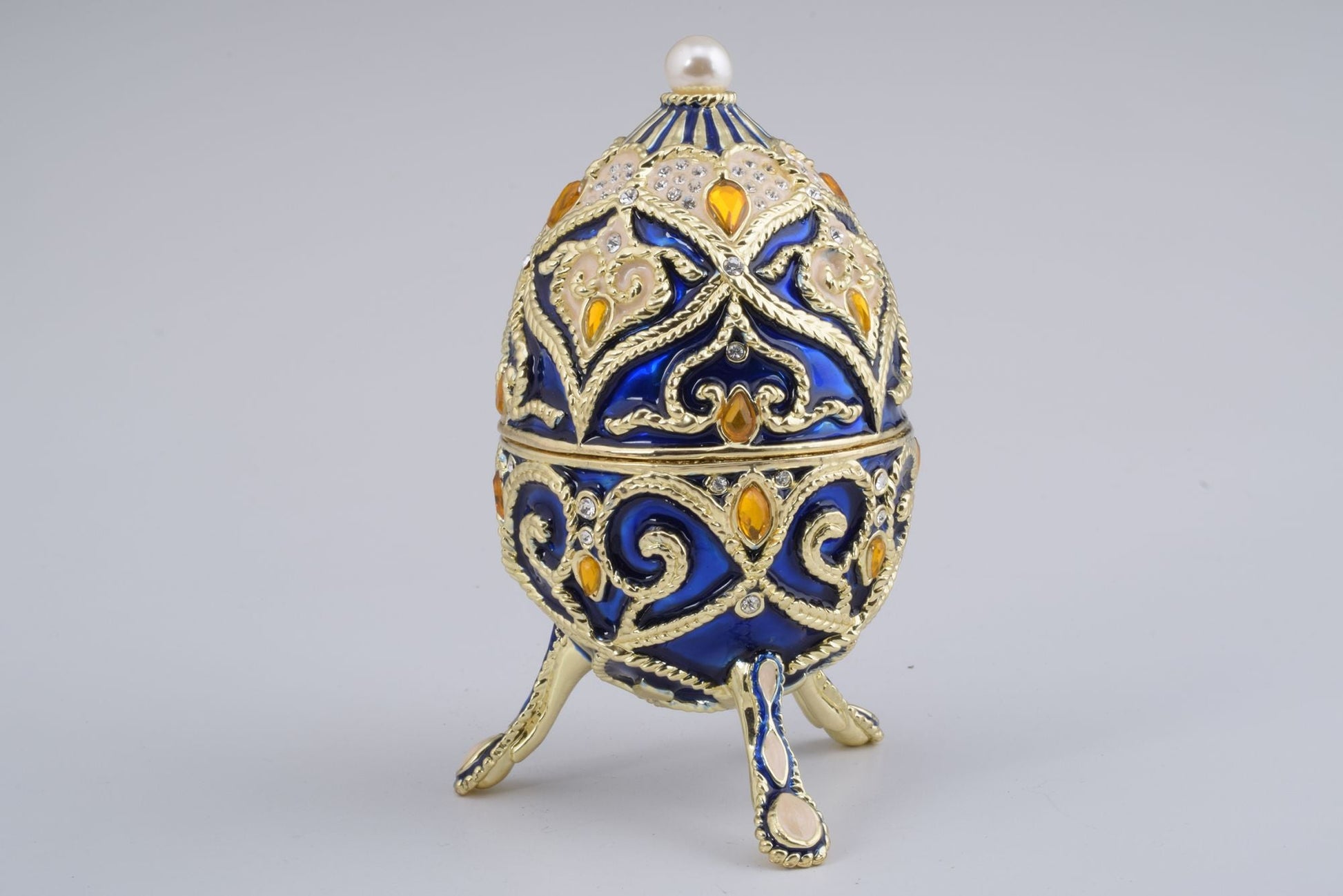 Decorative item with intricate design