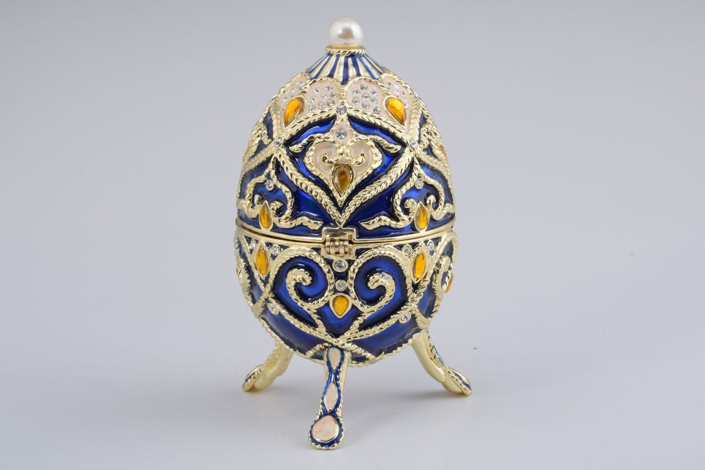 Decorative item with intricate design