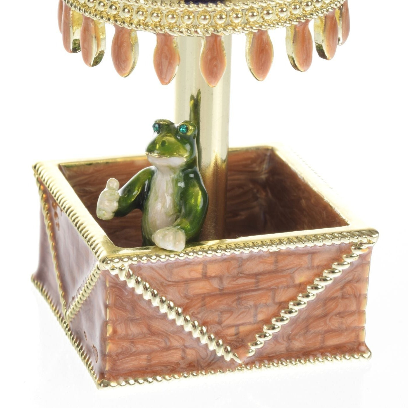 Decorative item with intricate design