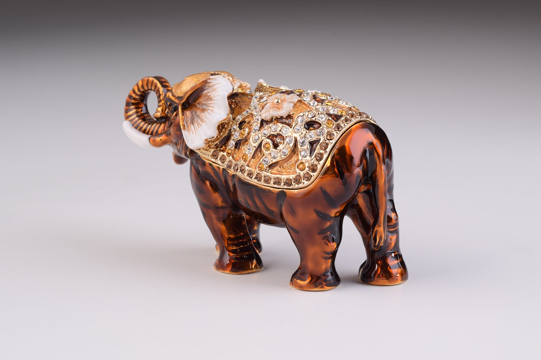 Decorative item with intricate design