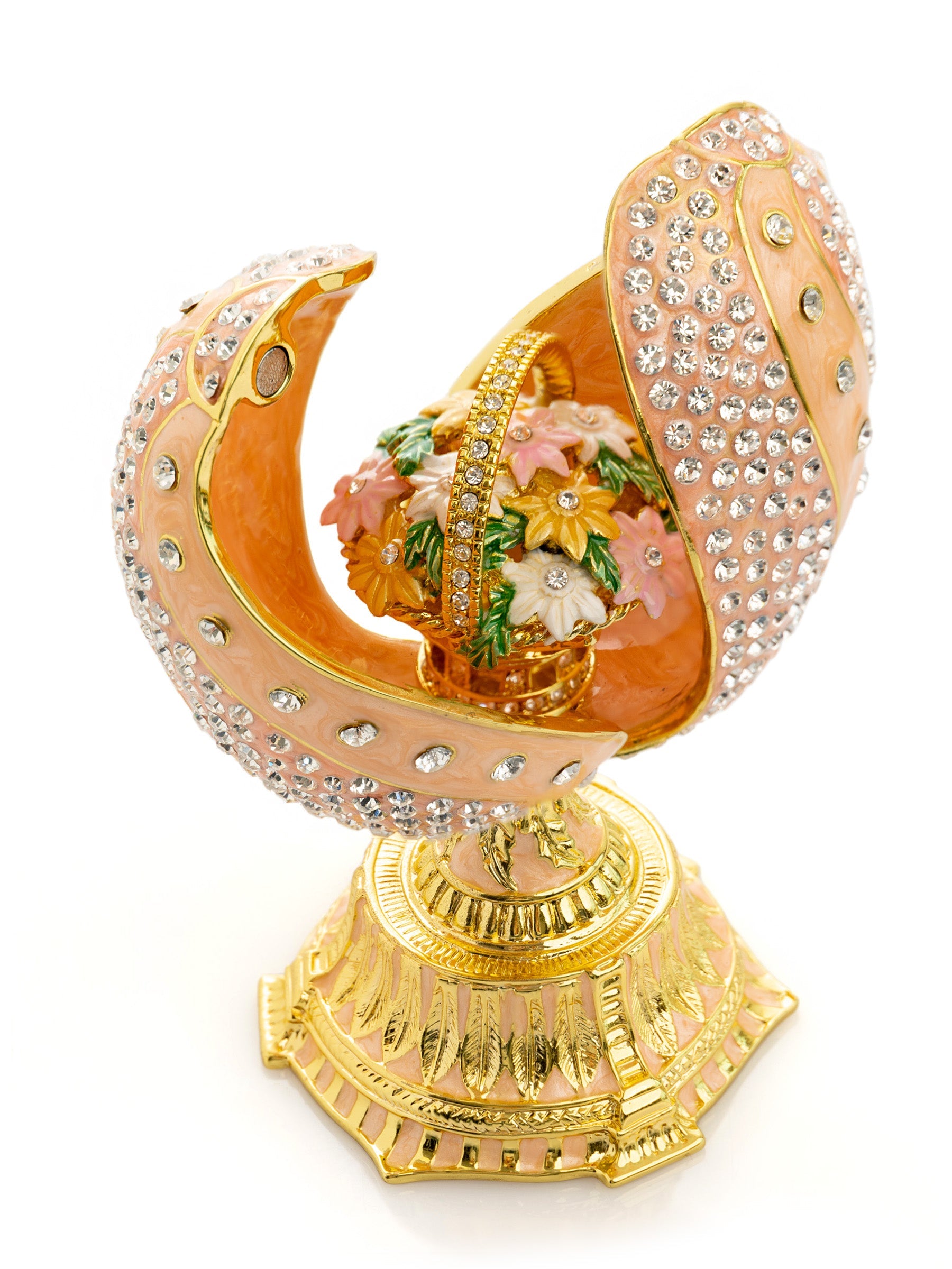 Decorative item with intricate design