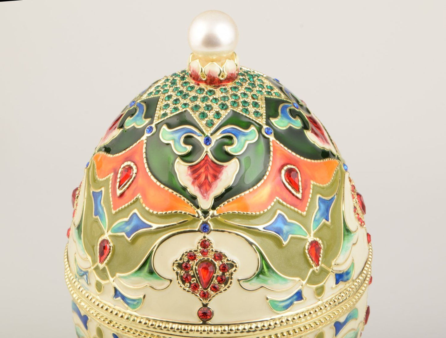 Decorative item with intricate design