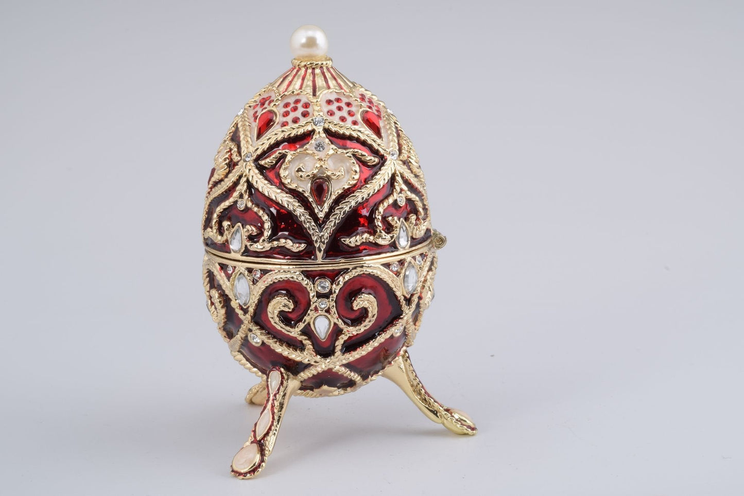 Decorative item with intricate design