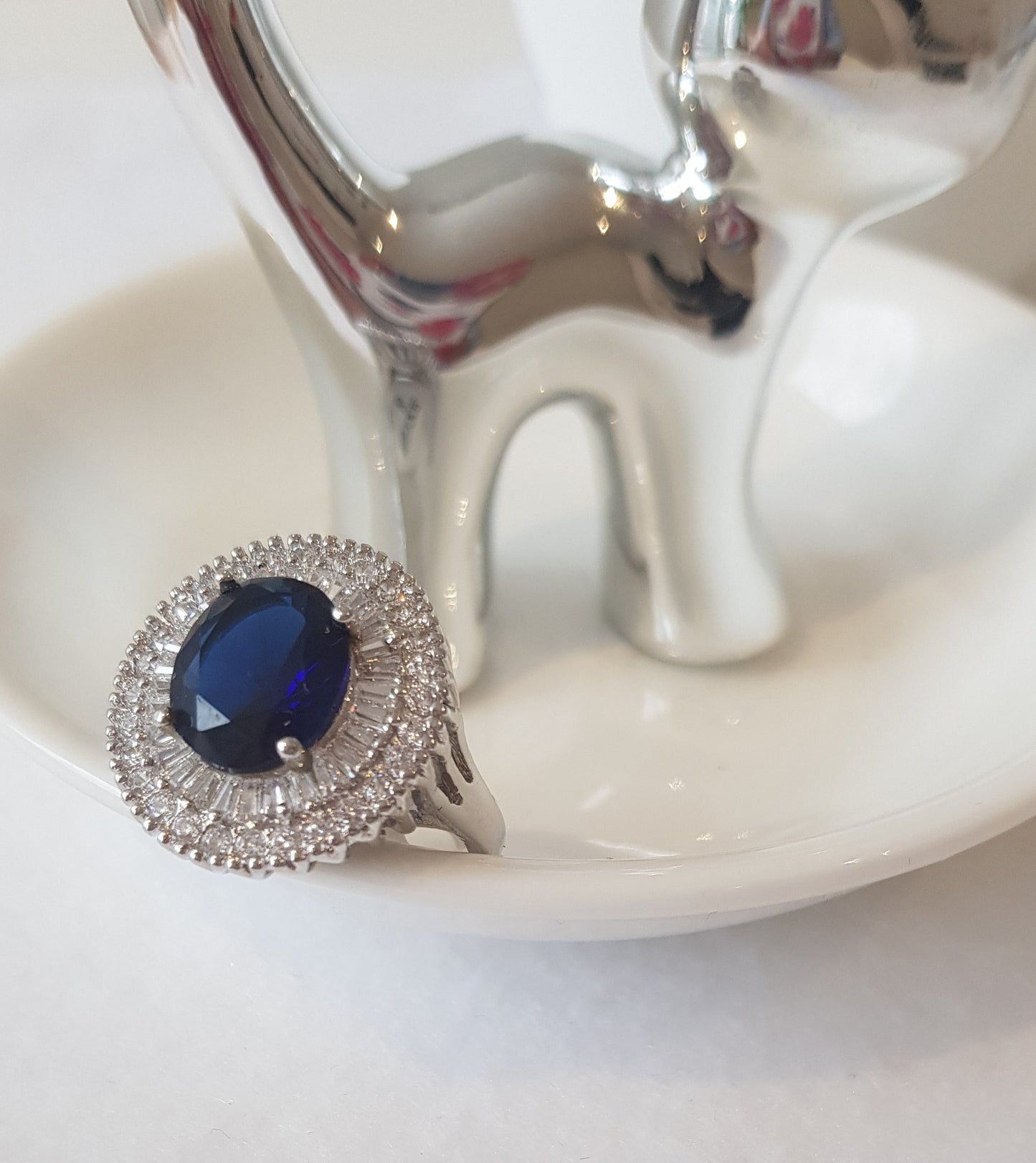 Oval Luminous Deep Blue Cocktail Ring