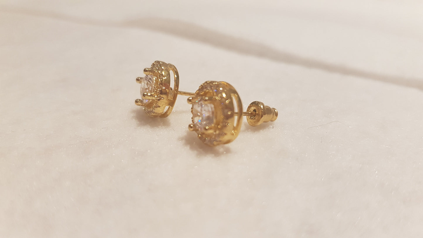 Dainty Round Gold Zarconia Stud Earrings